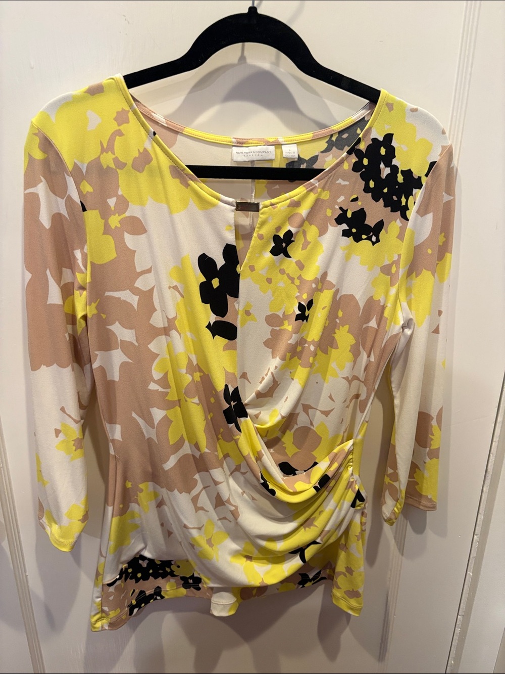 New York & Company Yellow, Cream & Tan Floral Twist-Front Long Sleeve Top BN506